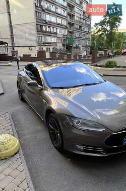 Tesla Model S 2016