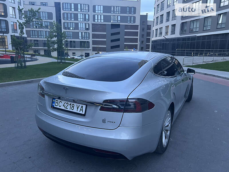 Ліфтбек Tesla Model S 2016 в Львові