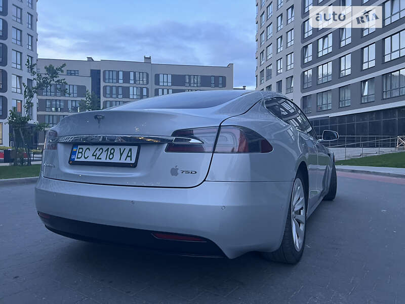 Ліфтбек Tesla Model S 2016 в Львові