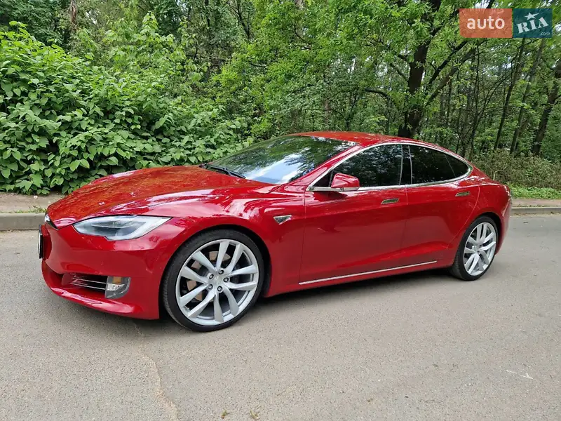Tesla Model S 2016