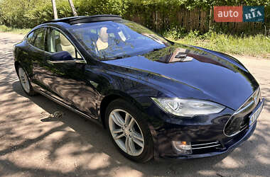 Tesla Model S  2015