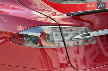 Tesla Model S  2019
