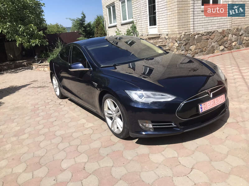 Ліфтбек Tesla Model S 2013 в Харкові