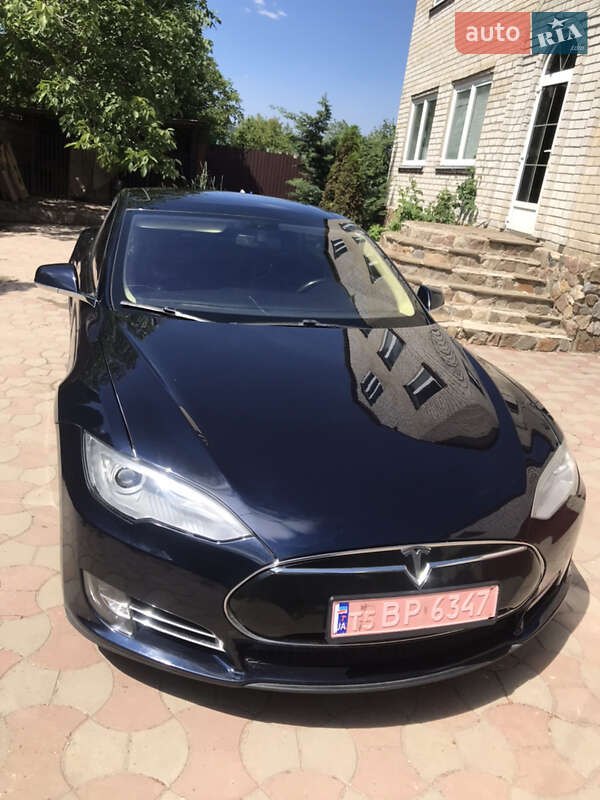 Ліфтбек Tesla Model S 2013 в Харкові