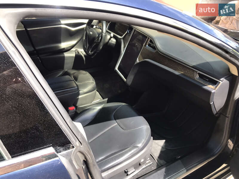 Ліфтбек Tesla Model S 2013 в Харкові