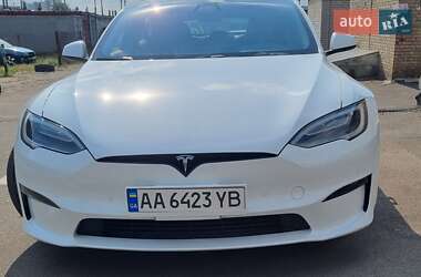 Tesla Model S  2021