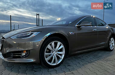 Tesla Model S 2015
