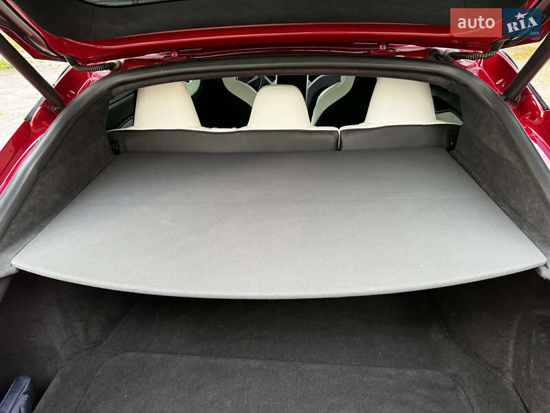 Лифтбек Tesla Model S 2019 в Днепре