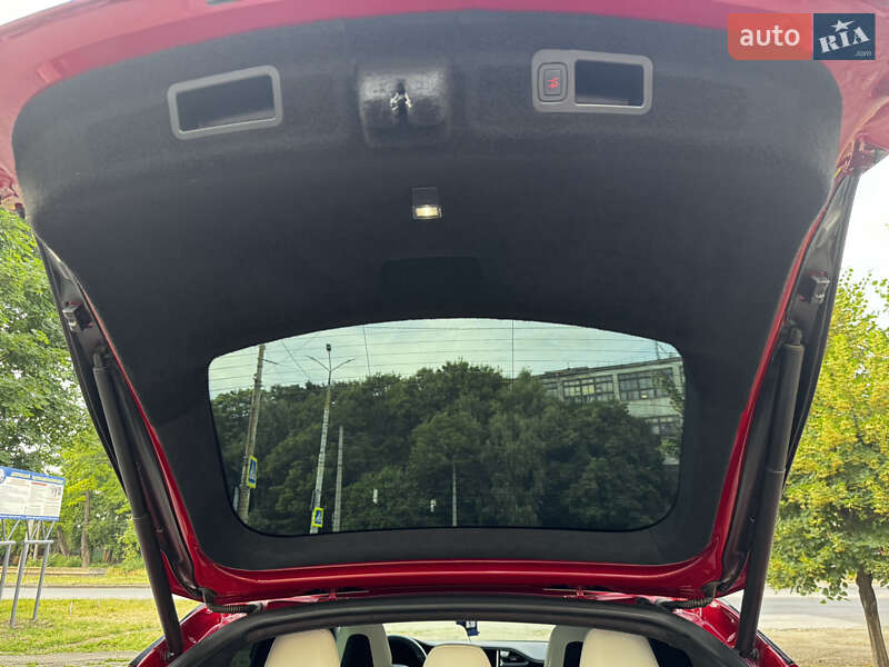 Лифтбек Tesla Model S 2019 в Днепре