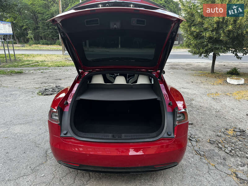 Лифтбек Tesla Model S 2019 в Днепре