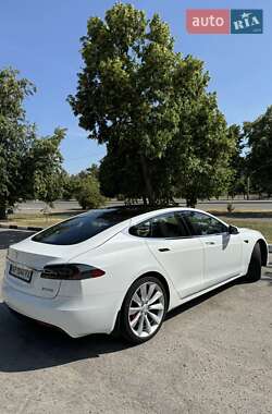 Лифтбек Tesla Model S 2017 в Запорожье