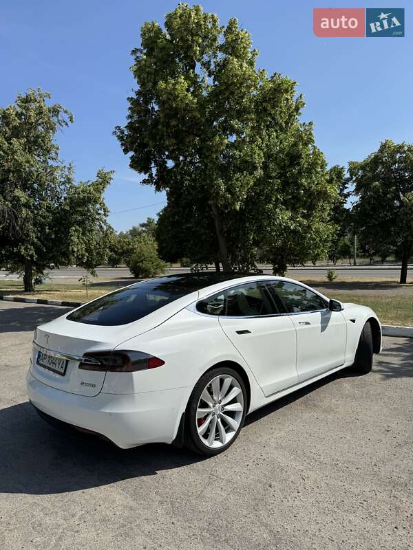 Лифтбек Tesla Model S 2017 в Запорожье