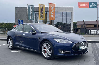 Лифтбек Tesla Model S 2015 в Луцке