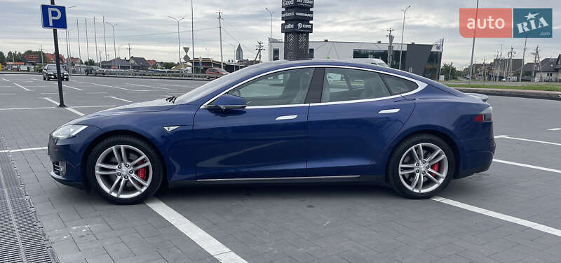 Лифтбек Tesla Model S 2015 в Луцке