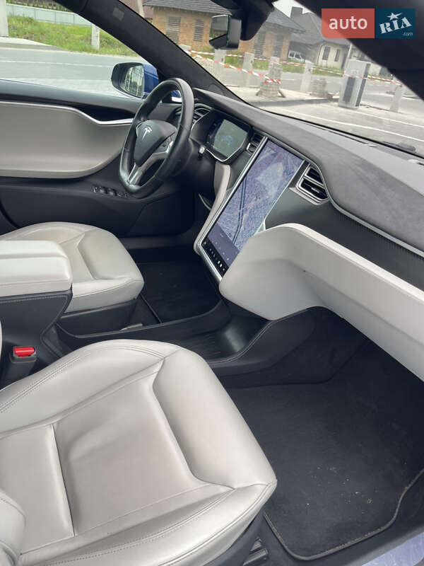 Лифтбек Tesla Model S 2015 в Луцке