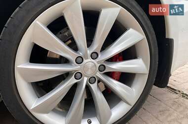 Лифтбек Tesla Model S 2017 в Запорожье