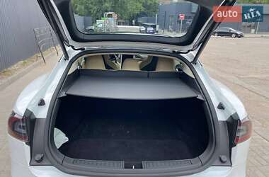 Лифтбек Tesla Model S 2017 в Запорожье