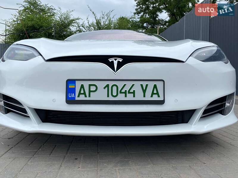 Лифтбек Tesla Model S 2017 в Запорожье