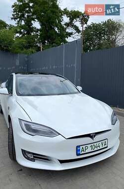 Лифтбек Tesla Model S 2017 в Запорожье