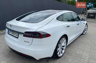 Лифтбек Tesla Model S 2017 в Запорожье