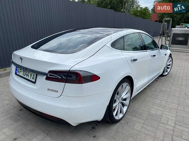Лифтбек Tesla Model S 2017 в Запорожье