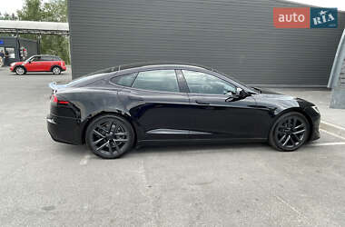 Tesla Model S  2022