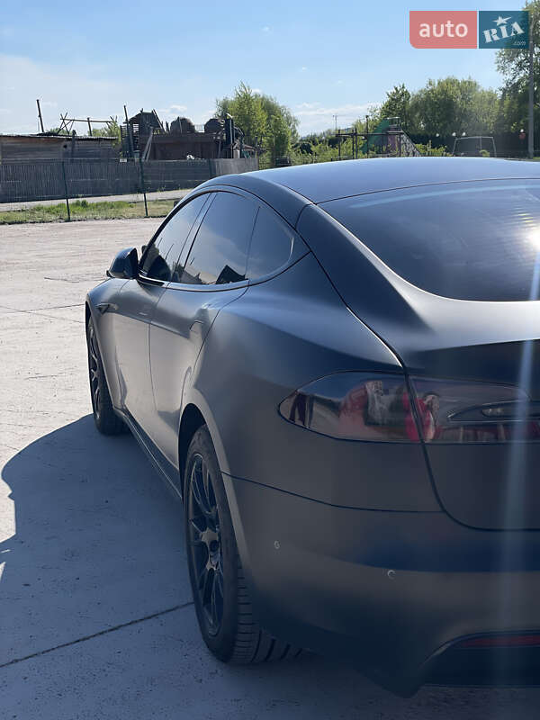 Лифтбек Tesla Model S 2021 в Киеве