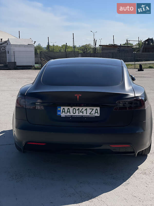 Лифтбек Tesla Model S 2021 в Киеве