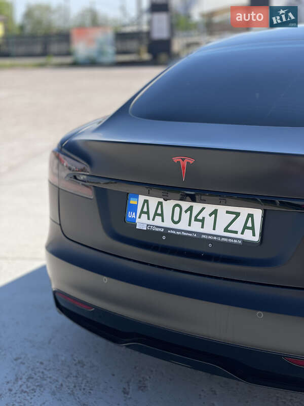 Лифтбек Tesla Model S 2021 в Киеве