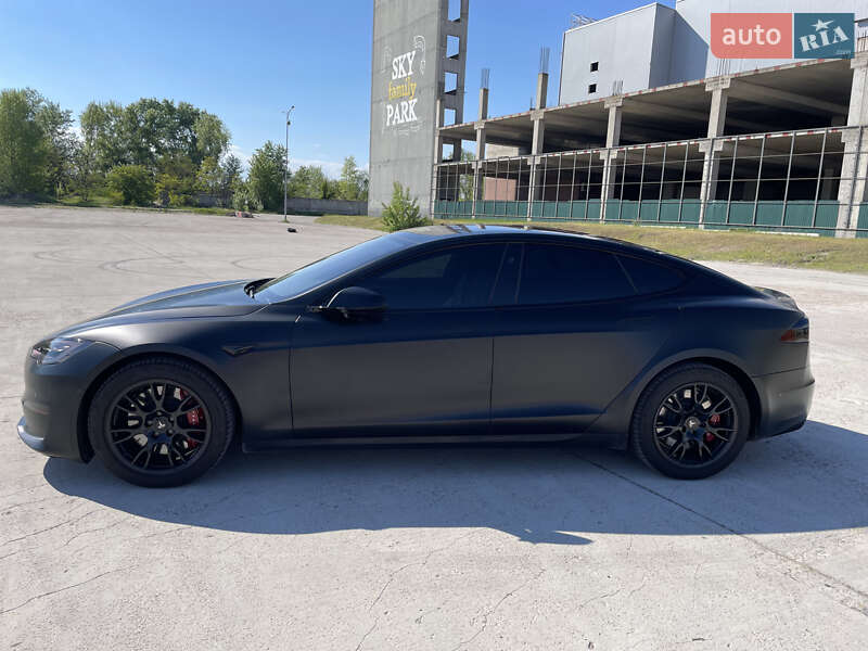 Лифтбек Tesla Model S 2021 в Киеве
