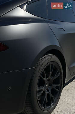 Лифтбек Tesla Model S 2021 в Киеве