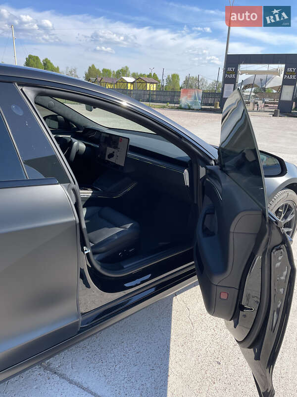 Лифтбек Tesla Model S 2021 в Киеве