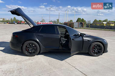 Лифтбек Tesla Model S 2021 в Киеве
