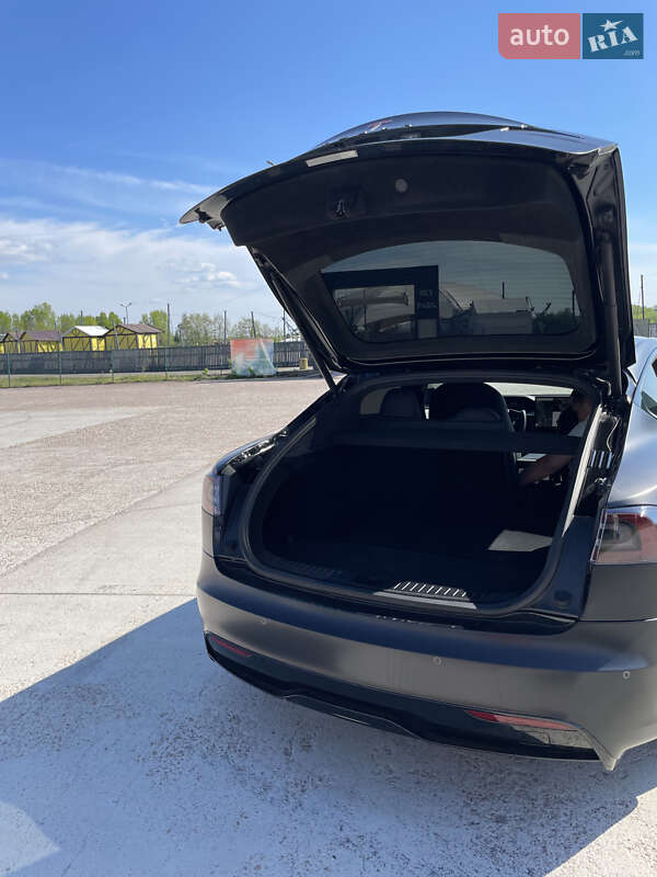 Лифтбек Tesla Model S 2021 в Киеве