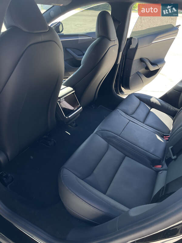 Лифтбек Tesla Model S 2021 в Киеве