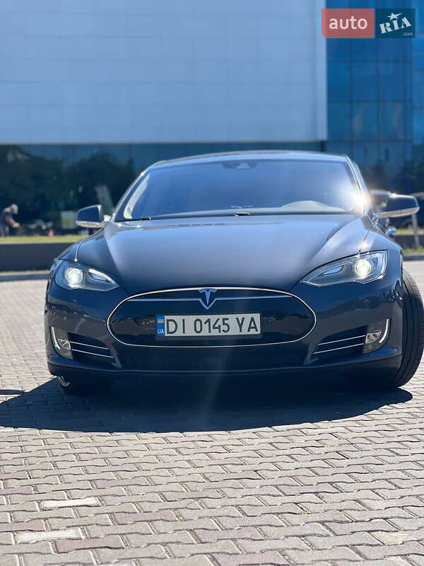 Tesla Model S 2016 року в Одесі