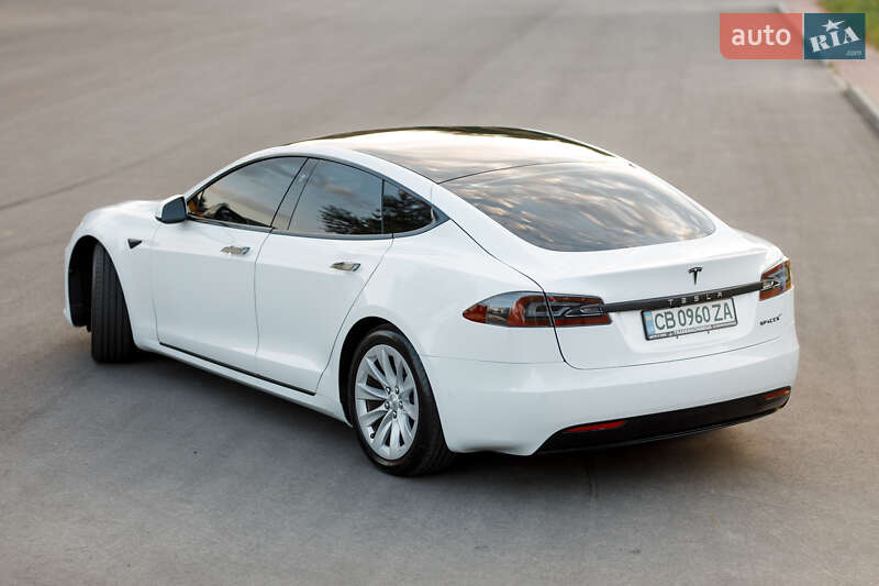 Лифтбек Tesla Model S 2019 в Чернигове