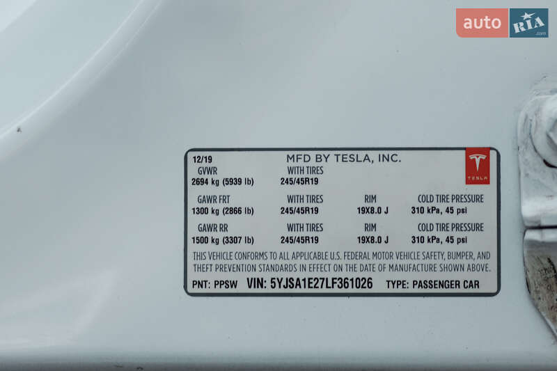 Лифтбек Tesla Model S 2019 в Чернигове