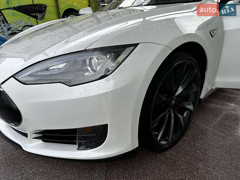 Ліфтбек Tesla Model S 2012 в Івано-Франківську