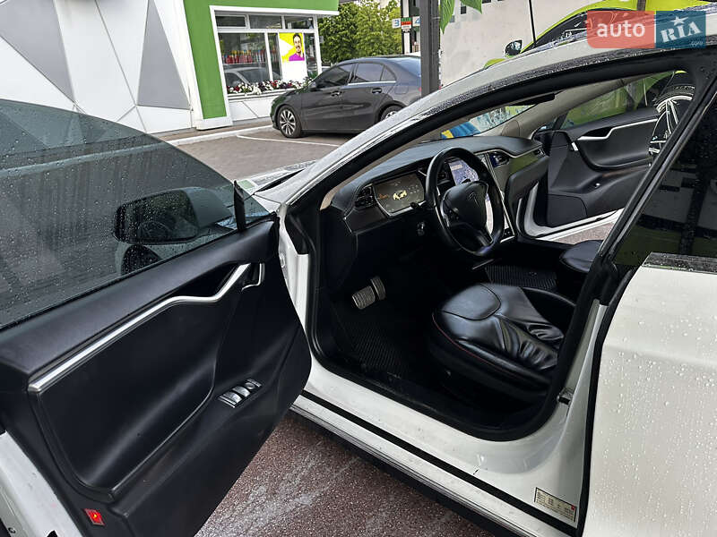 Ліфтбек Tesla Model S 2012 в Івано-Франківську