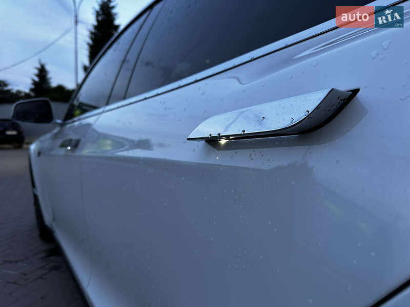 Ліфтбек Tesla Model S 2012 в Івано-Франківську