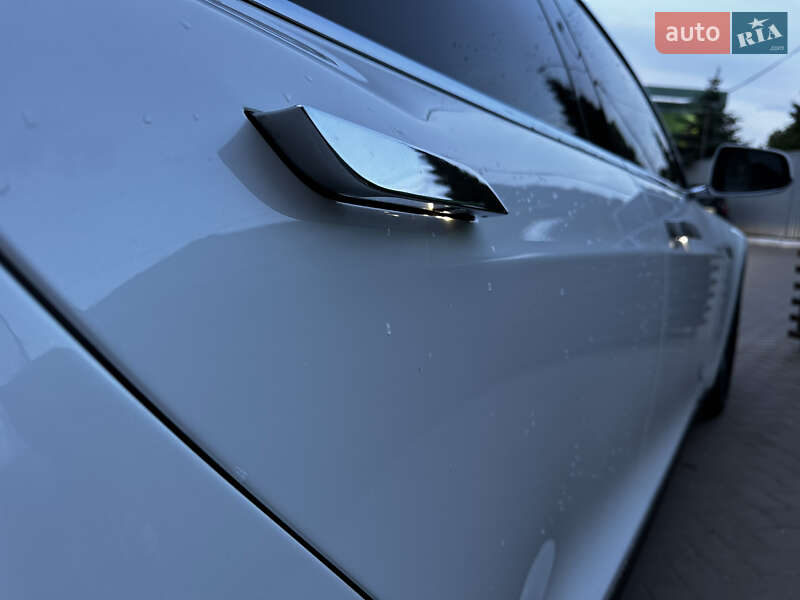 Ліфтбек Tesla Model S 2012 в Івано-Франківську