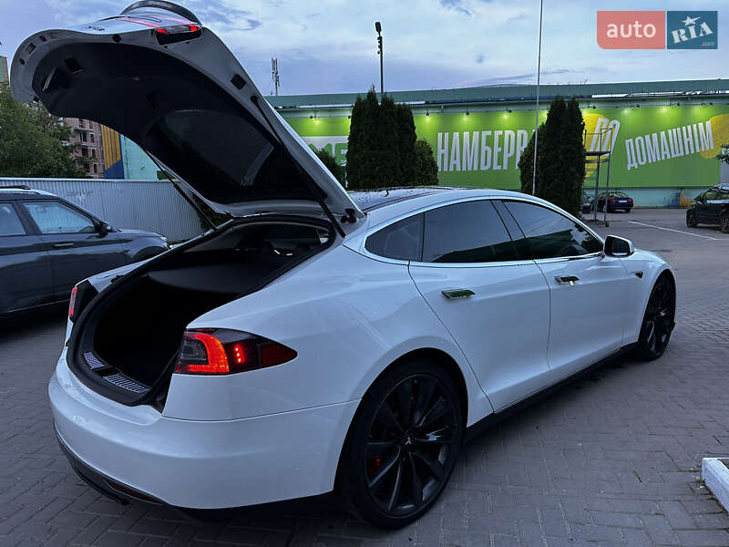Ліфтбек Tesla Model S 2012 в Івано-Франківську