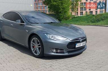 Tesla Model S 2014