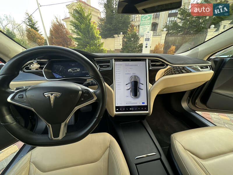 Лифтбек Tesla Model S 2016 в Одессе