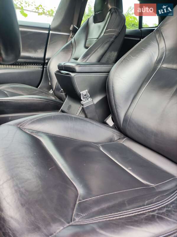 Ліфтбек Tesla Model S 2015 в Сумах фото 11 Ліфтбек Tesla Model S 2015 в Сумах