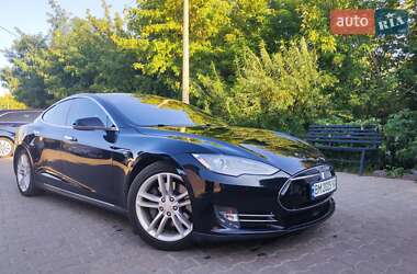 Tesla Model S  2015
