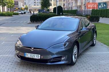 Tesla Model S  2018