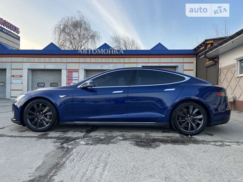 Лифтбек Tesla Model S 2015 в Харькове Лифтбек Tesla Model S 2015 в Харькове