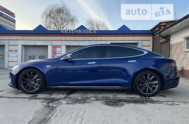 Tesla Model S 2015